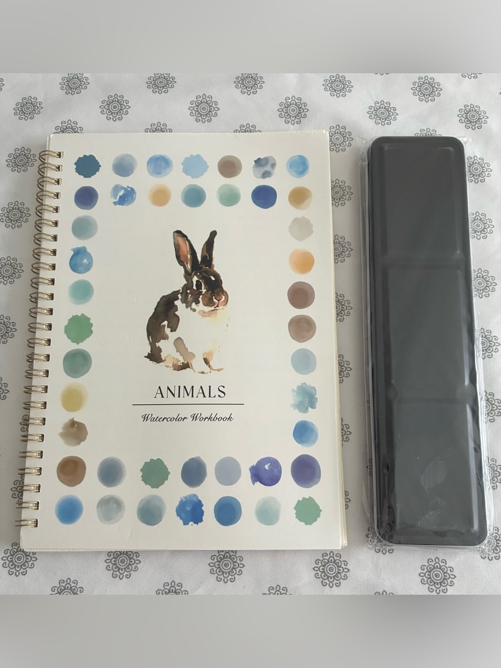 Watercolor Animals Workbook ā White with Multicolor Accents